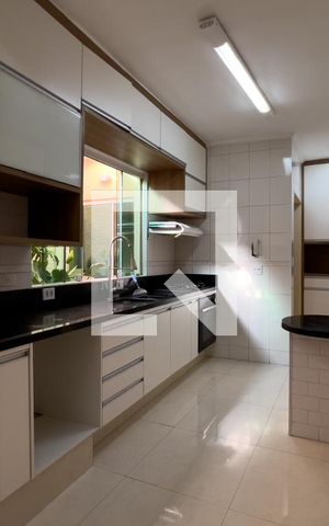 Casa de condomínio à venda com 176m², 3 quartos e 3 vagas Casa de condomínio à venda com 176m², 3 quartos e 3 vagasCozinha