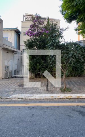 Casa de condomínio à venda com 176m², 3 quartos e 3 vagas Casa de condomínio à venda com 176m², 3 quartos e 3 vagasFachada