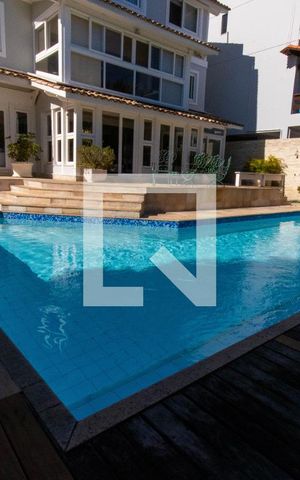 Casa de condomínio à venda com 600m², 5 quartos e 2 vagas