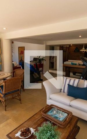 Casa de condomínio à venda com 600m², 5 quartos e 2 vagas