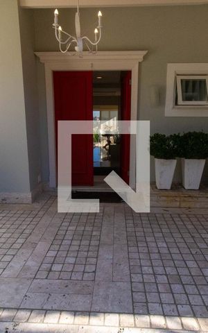 Casa de condomínio à venda com 600m², 5 quartos e 2 vagas