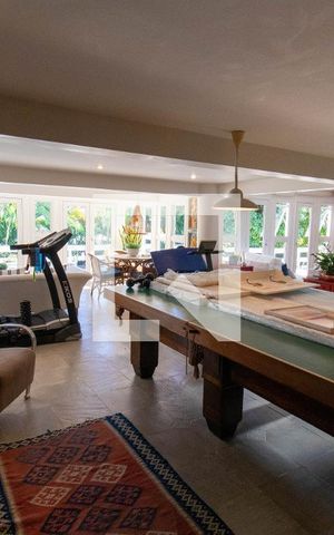 Casa de condomínio à venda com 600m², 5 quartos e 2 vagas