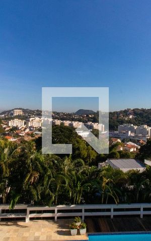 Casa de condomínio à venda com 600m², 5 quartos e 2 vagas