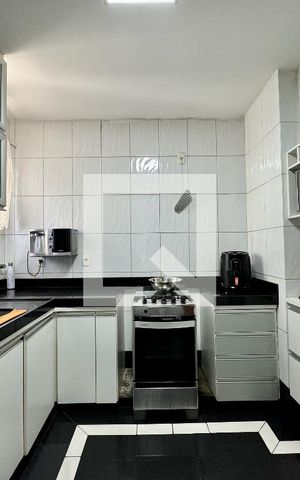 Apartamento à venda com 106m², 3 quartos e 2 vagas Apartamento à venda com 106m², 3 quartos e 2 vagasCozinha