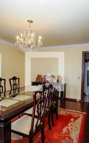 Apartamento à venda com 380m², 5 quartos e 4 vagas Apartamento à venda com 380m², 5 quartos e 4 vagasSala de Jantar