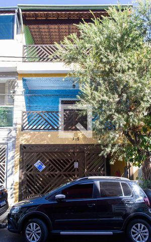 Casa à venda com 200m², 3 quartos e 2 vagasFachada