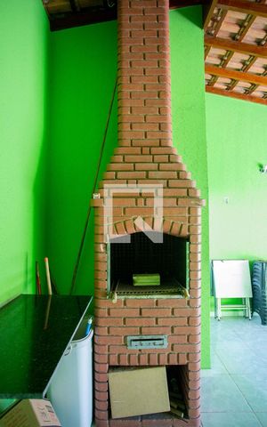 Casa à venda com 200m², 3 quartos e 2 vagasChurrasqueira
