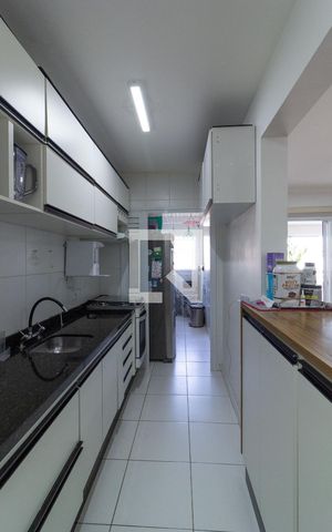 Apartamento à venda com 81m², 3 quartos e 2 vagasCozinha