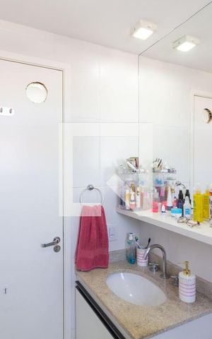 Apartamento à venda com 81m², 3 quartos e 2 vagasBanheiro da Suíte