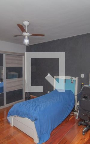 Casa à venda com 230m², 5 quartos e 3 vagas Casa à venda com 230m², 5 quartos e 3 vagasQuarto 2