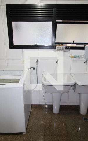 Apartamento para alugar com 230m², 3 quartos e 4 vagasÁrea de Serviço