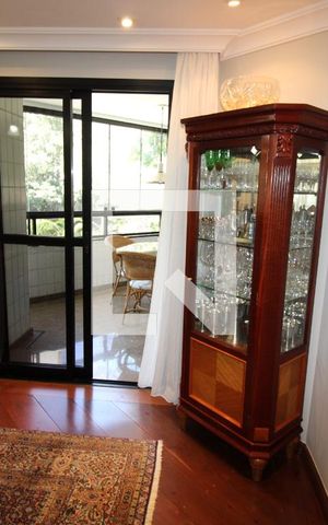Apartamento para alugar com 230m², 3 quartos e 4 vagasSala