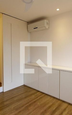 Apartamento à venda com 200m², 3 quartos e 2 vagas Apartamento à venda com 200m², 3 quartos e 2 vagasQuarto 3 suíte