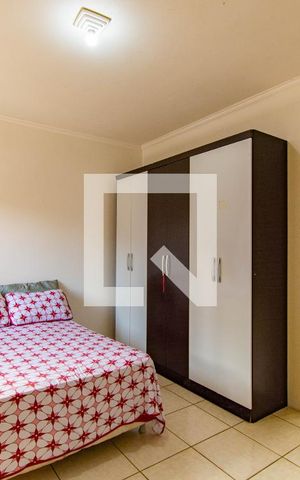 Casa à venda com 480m², 4 quartos e 2 vagas Casa à venda com 480m², 4 quartos e 2 vagasQuarto 2