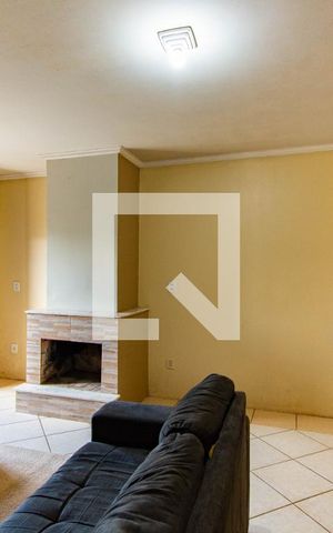 Casa à venda com 480m², 4 quartos e 2 vagas Casa à venda com 480m², 4 quartos e 2 vagasSala