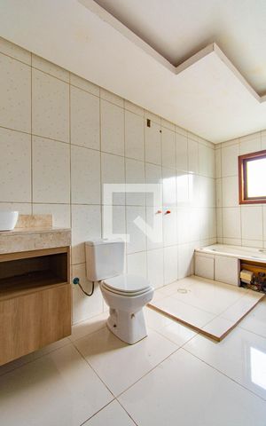 Casa à venda com 480m², 4 quartos e 2 vagas Casa à venda com 480m², 4 quartos e 2 vagasBanheiro