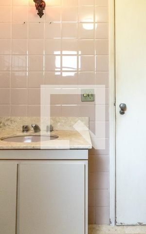 Apartamento à venda com 80m², 2 quartos e 2 vagas Apartamento à venda com 80m², 2 quartos e 2 vagasBanheiro Social