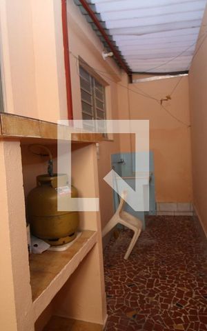 Casa para alugar com 72m², 2 quartos e 1 vagaÁrea de Serviço
