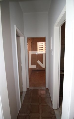 Casa para alugar com 72m², 2 quartos e 1 vagaCorredor