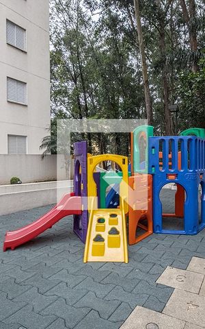 Apartamento à venda com 75m², 3 quartos e 1 vaga Apartamento à venda com 75m², 3 quartos e 1 vagaÁrea Comum - Playground