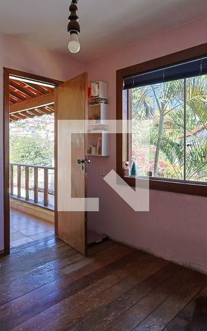 Casa à venda com 398m², 4 quartos e 3 vagas Casa à venda com 398m², 4 quartos e 3 vagasQuarto 4