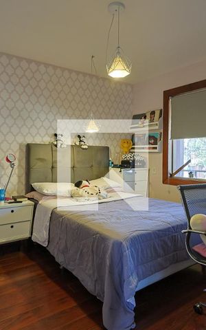Casa à venda com 398m², 4 quartos e 3 vagas Casa à venda com 398m², 4 quartos e 3 vagasQuarto 3