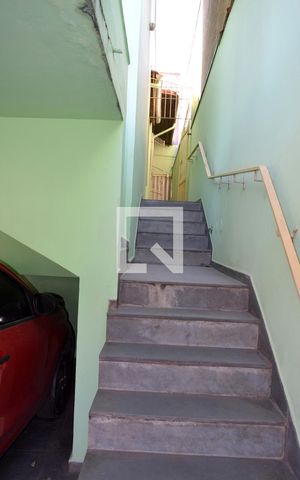 Casa à venda com 110m², 3 quartos e 1 vagaAcesso casa 2 ao final do corredor
