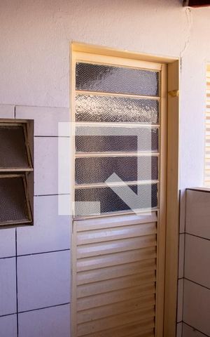 Casa para alugar com 300m², 3 quartos e 5 vagas Casa para alugar com 300m², 3 quartos e 5 vagasCozinha e Área de Serviço - Casa 2
