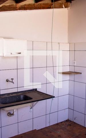 Casa para alugar com 300m², 3 quartos e 5 vagas Casa para alugar com 300m², 3 quartos e 5 vagasCozinha e Área de Serviço - Casa 2