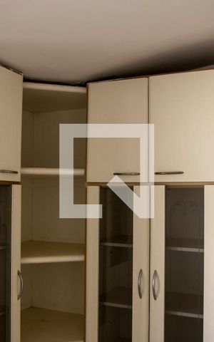 Casa para alugar com 300m², 3 quartos e 5 vagas Casa para alugar com 300m², 3 quartos e 5 vagasCozinha - Armários