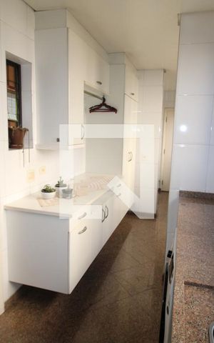 Casa à venda com 365m², 5 quartos e 4 vagasÁrea de Serviço