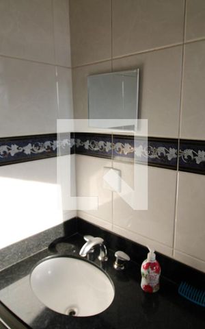 Casa à venda com 365m², 5 quartos e 4 vagasQuarto 2 - Banheiro