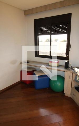 Casa à venda com 365m², 5 quartos e 4 vagasQuarto 5