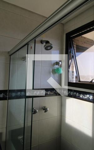 Casa à venda com 365m², 5 quartos e 4 vagasQuarto 2 - Banheiro