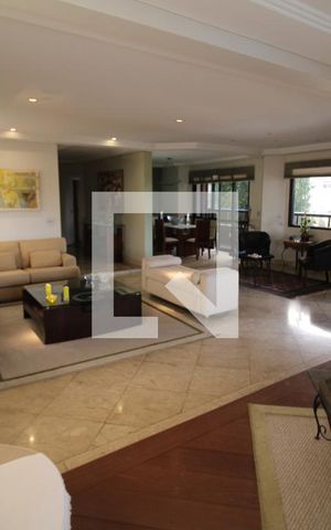 Casa à venda com 365m², 5 quartos e 4 vagasSala