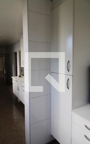Casa à venda com 365m², 5 quartos e 4 vagasÁrea de Serviço