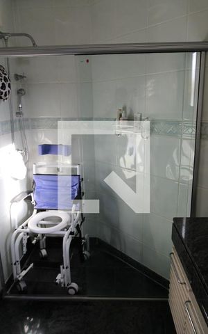 Casa à venda com 365m², 5 quartos e 4 vagasQuarto 4 - Banheiro