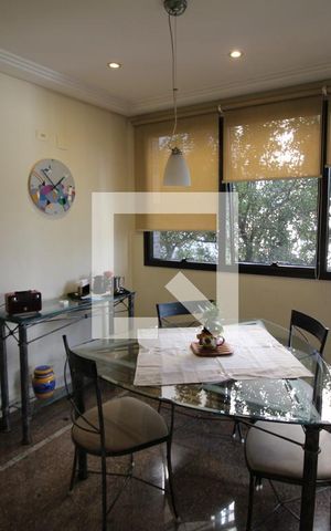 Casa à venda com 365m², 5 quartos e 4 vagasCozinha
