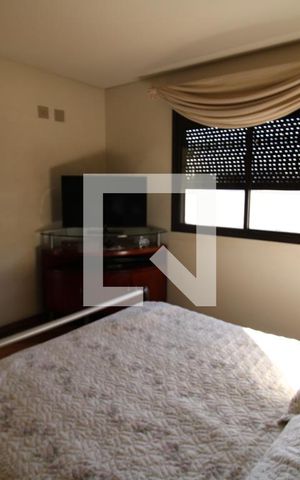 Casa à venda com 365m², 5 quartos e 4 vagasQuarto 7