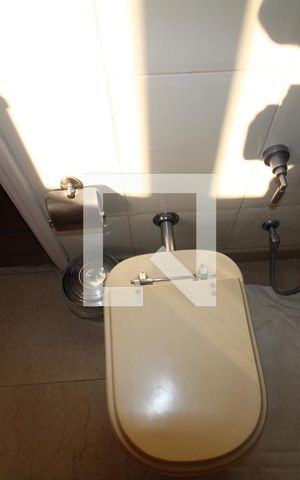 Casa à venda com 365m², 5 quartos e 4 vagasQuarto 7 - Banheiro