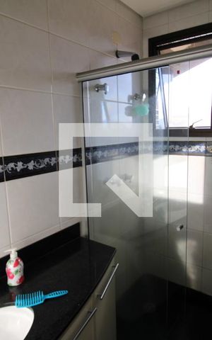 Casa à venda com 365m², 5 quartos e 4 vagasQuarto 2 - Banheiro