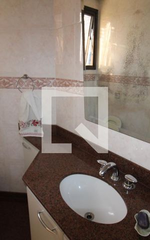 Casa à venda com 365m², 5 quartos e 4 vagasQuarto 5 - Banheiro