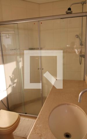 Casa à venda com 365m², 5 quartos e 4 vagasQuarto 7 - Banheiro