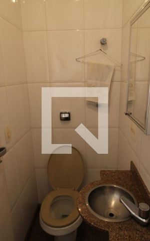 Casa à venda com 365m², 5 quartos e 4 vagasÁrea de Serviço - Banheiro