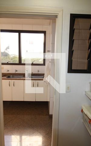 Casa à venda com 365m², 5 quartos e 4 vagasÁrea de Serviço