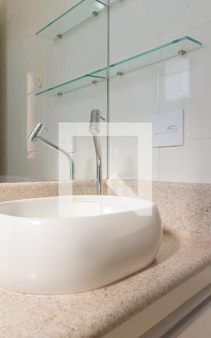 Apartamento à venda com 60m², 2 quartos e 1 vaga Apartamento à venda com 60m², 2 quartos e 1 vagaBanheiro da Suíte