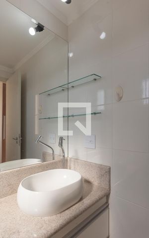 Apartamento à venda com 60m², 2 quartos e 1 vaga Apartamento à venda com 60m², 2 quartos e 1 vagaBanheiro da Suíte