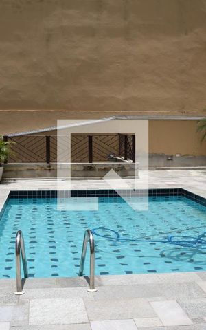 Apartamento à venda com 77m², 3 quartos e 1 vaga Apartamento à venda com 77m², 3 quartos e 1 vagaPiscina