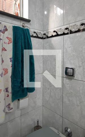 Casa à venda com 280m², 5 quartos e 5 vagas Casa à venda com 280m², 5 quartos e 5 vagasEdícula - Banheiro