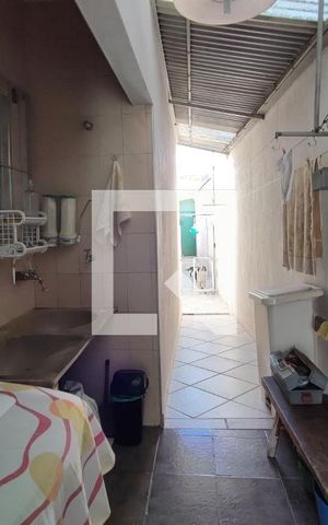 Casa à venda com 280m², 5 quartos e 5 vagas Casa à venda com 280m², 5 quartos e 5 vagasÁrea de Serviço